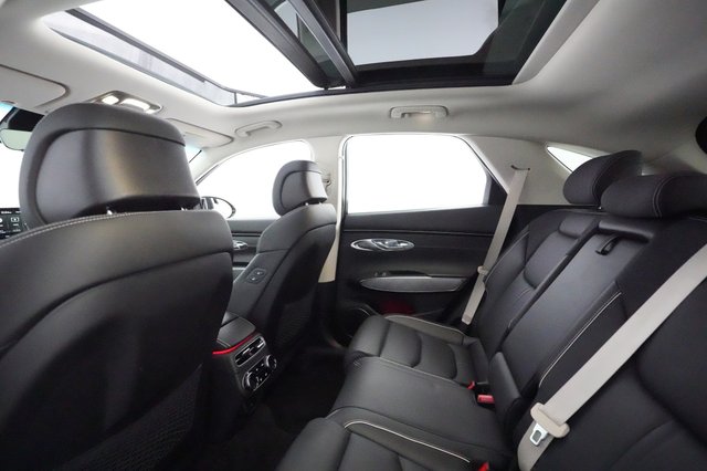 2023 Genesis Electrified GV70 — photo 18 of 22