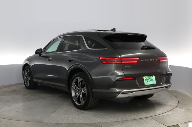 2023 Genesis Electrified GV70 — photo 9 of 22