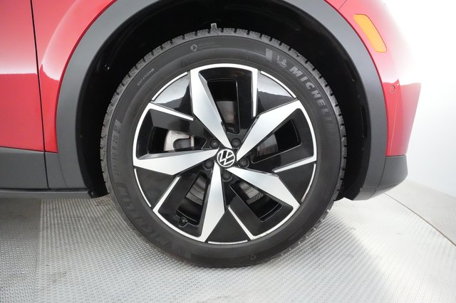 2023 Volkswagen ID.4 — photo 16 of 21