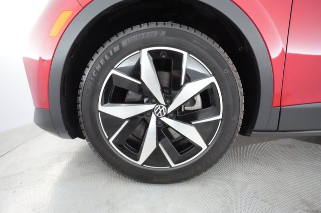 2023 Volkswagen ID.4 — photo 7 of 21