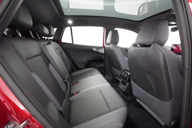2023 Volkswagen ID.4 — photo 4 of 21