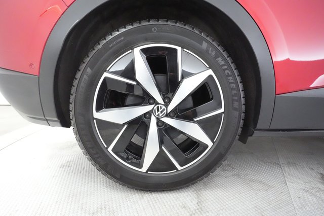 2023 Volkswagen ID.4 — photo 17 of 21