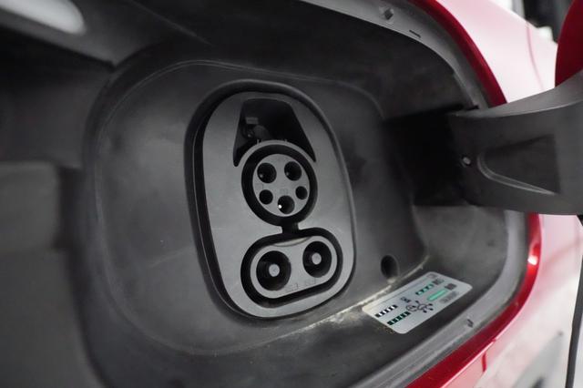 2023 Volkswagen ID.4 — photo 8 of 21