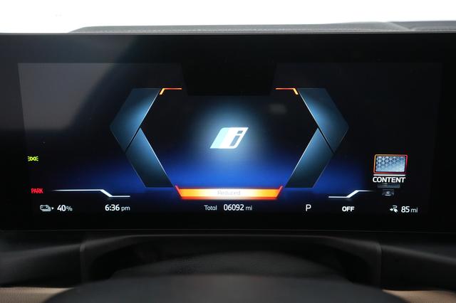 2022 BMW i4 — photo 4 of 38