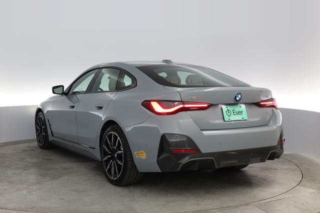 2022 BMW i4 — photo 9 of 38