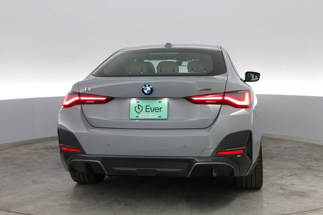 2022 BMW i4 — photo 8 of 38