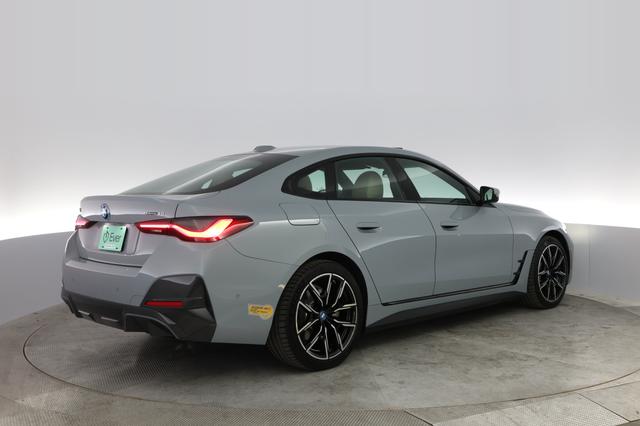 2022 BMW i4 — photo 2 of 38