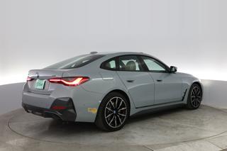 2022 BMW i4 — photo 2 of 38