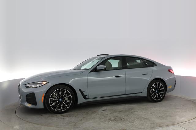 2022 BMW i4 — photo 10 of 38