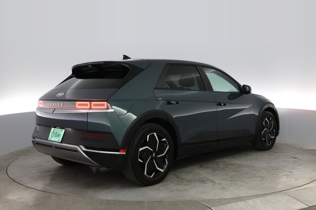 2022 Hyundai IONIQ 5 — photo 2 of 21
