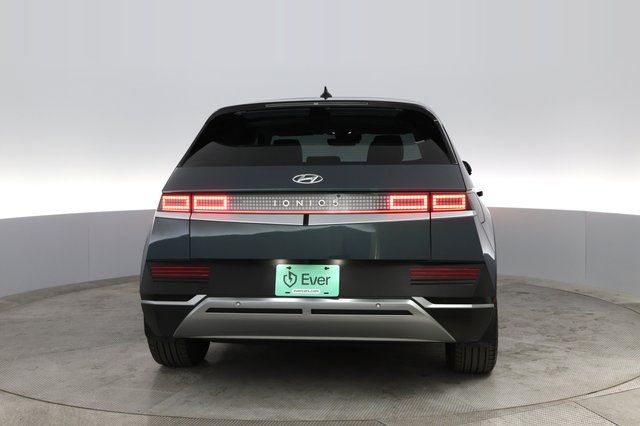2022 Hyundai IONIQ 5 — photo 8 of 21