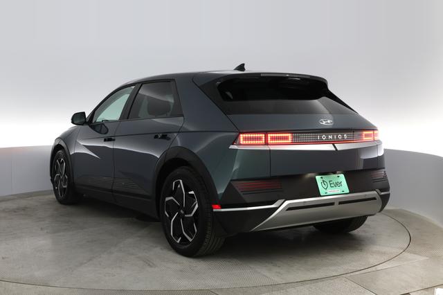 2022 Hyundai IONIQ 5 — photo 9 of 21