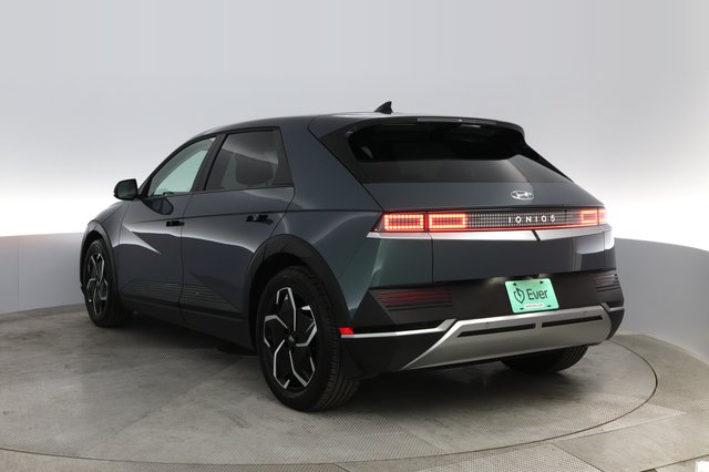 2022 Hyundai IONIQ 5 — photo 9 of 21