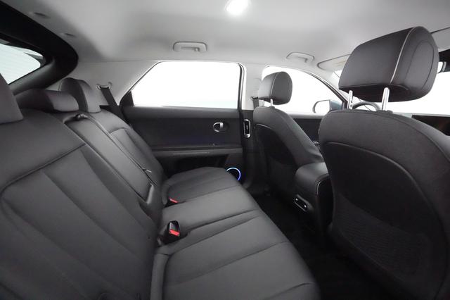 2022 Hyundai IONIQ 5 — photo 3 of 21