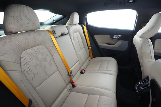 2022 Polestar 2 — photo 3 of 21