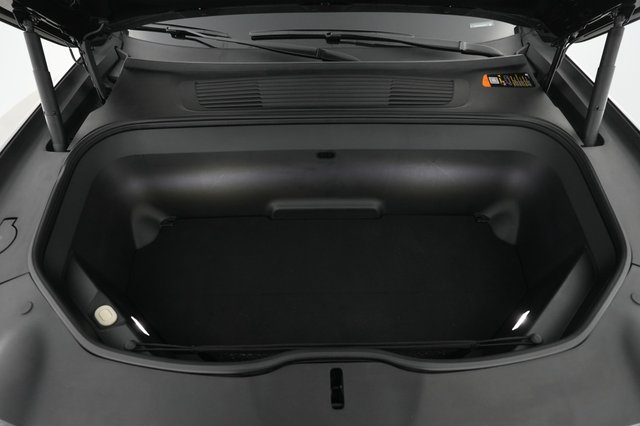 2022 Rivian R1S — photo 24 of 40
