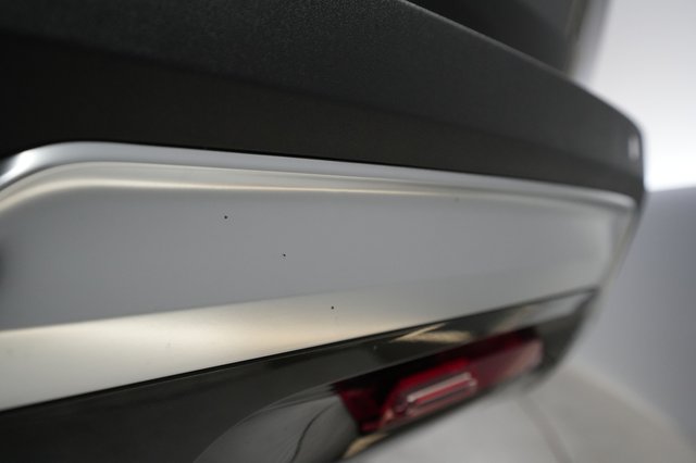 2022 Rivian R1S — photo 31 of 40
