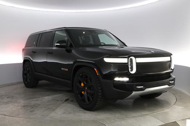 2022 Rivian R1S — photo 7 of 40