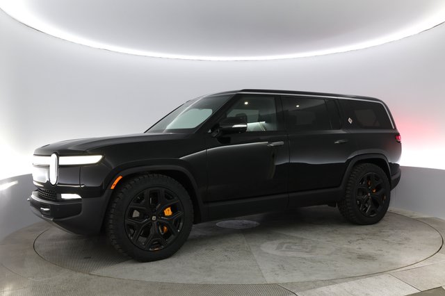 2022 Rivian R1S — photo 11 of 40