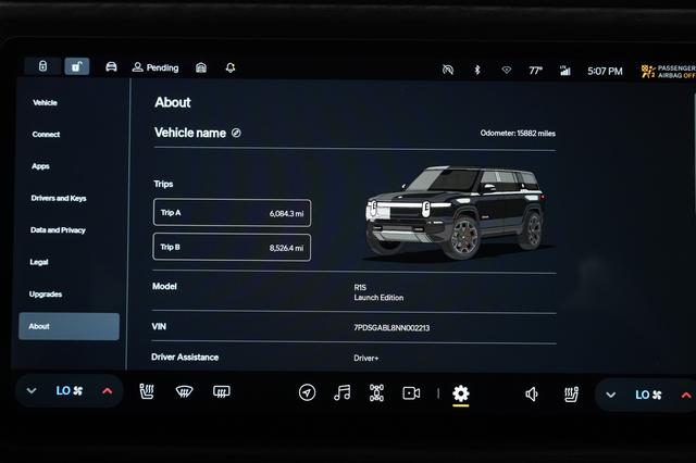 2022 Rivian R1S — photo 5 of 40