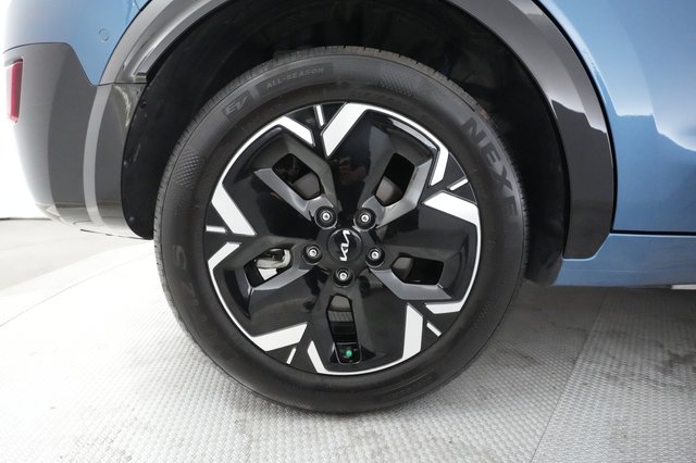 2024 Kia Niro EV — photo 14 of 23