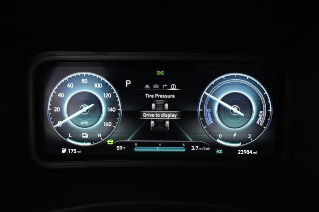 2023 Hyundai Kona — photo 4 of 27