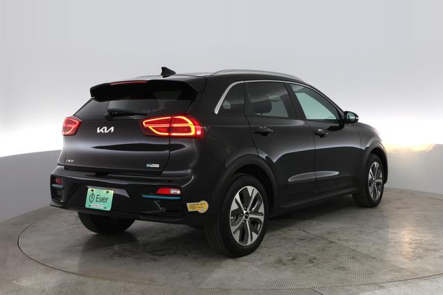2022 Kia Niro EV — photo 2 of 20