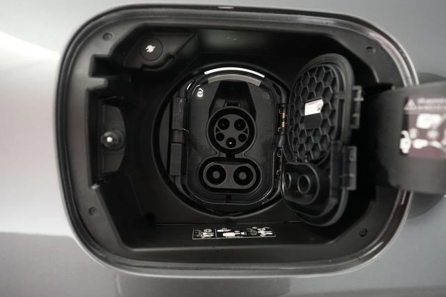 2023 Mercedes-Benz EQB — photo 8 of 20
