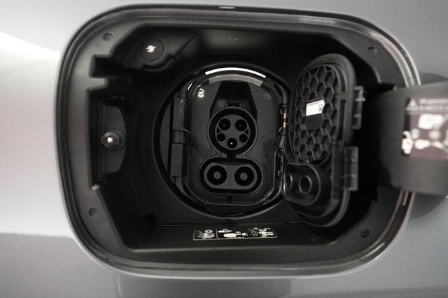 2023 Mercedes-Benz EQB — photo 8 of 20