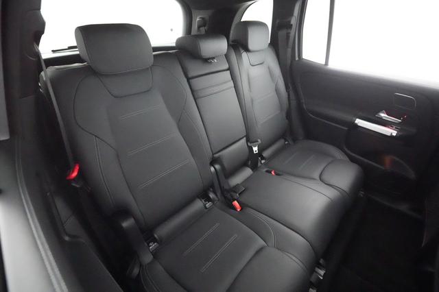 2023 Mercedes-Benz EQB — photo 4 of 20
