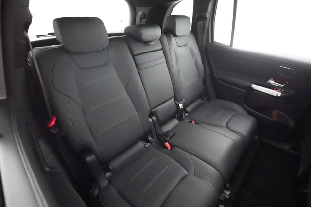 2023 Mercedes-Benz EQB — photo 4 of 20