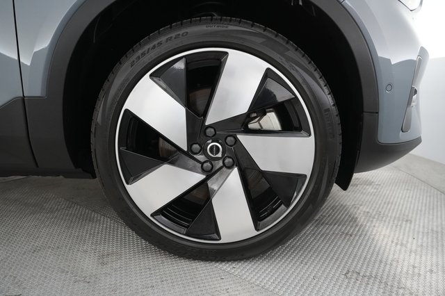 2023 Volvo C40 Recharge — photo 12 of 21