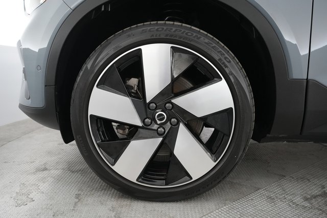 2023 Volvo C40 Recharge — photo 11 of 21