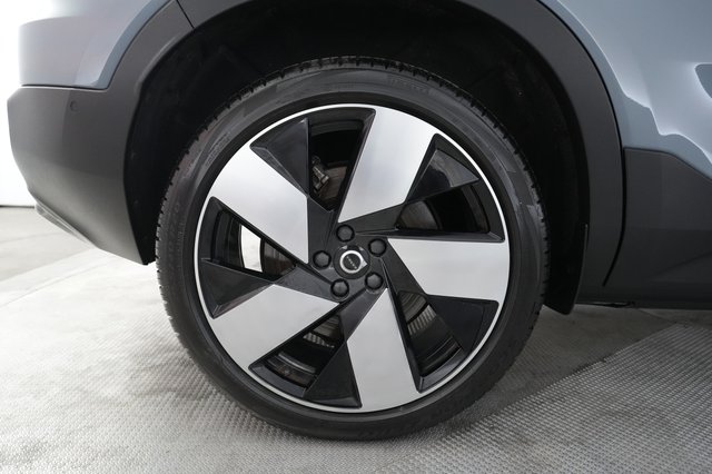 2023 Volvo C40 Recharge — photo 13 of 21