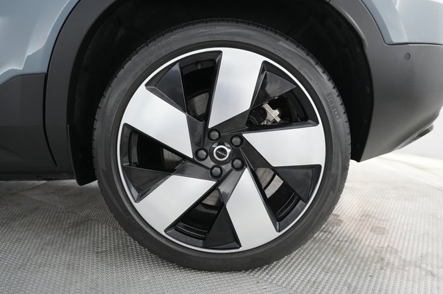 2023 Volvo C40 Recharge — photo 14 of 21