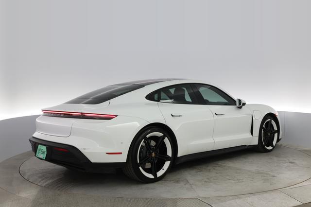 2020 Porsche Taycan — photo 2 of 28