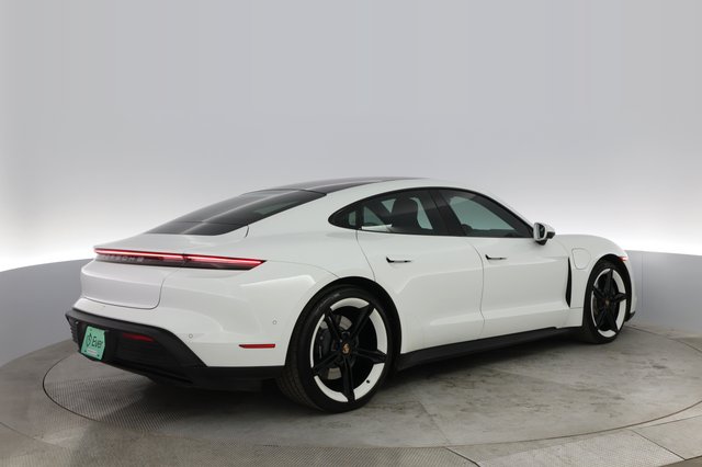 2020 Porsche Taycan — photo 2 of 28
