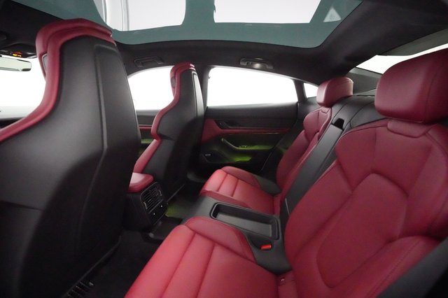 2020 Porsche Taycan — photo 16 of 28