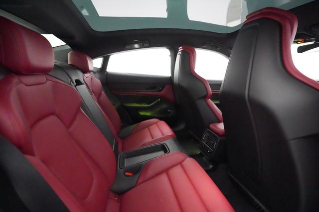 2020 Porsche Taycan — photo 3 of 28