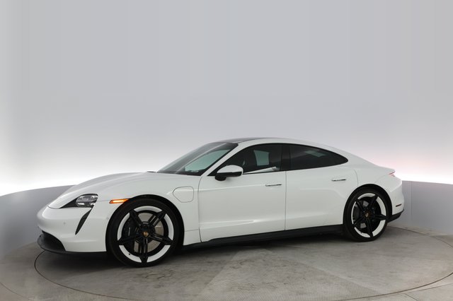 2020 Porsche Taycan — photo 10 of 28
