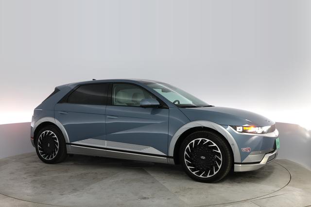 2024 Hyundai IONIQ 5 — photo 9 of 23