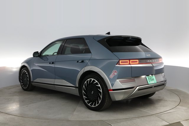 2024 Hyundai IONIQ 5 — photo 10 of 23