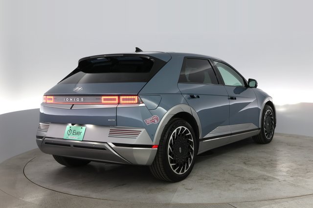 2024 Hyundai IONIQ 5 — photo 2 of 23