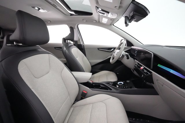 2023 Kia Niro EV — photo 17 of 26