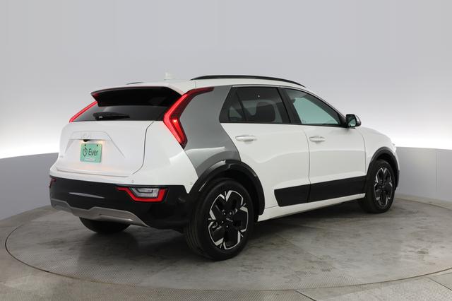2023 Kia Niro EV — photo 2 of 26