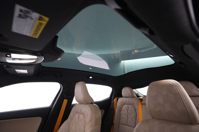 2022 Polestar 2 — photo 18 of 20