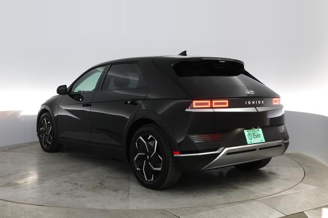 2024 Hyundai IONIQ 5 — photo 9 of 20