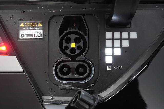 2024 Hyundai IONIQ 5 — photo 8 of 20