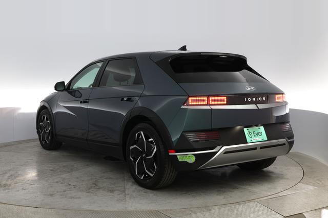 2023 Hyundai IONIQ 5 — photo 9 of 21