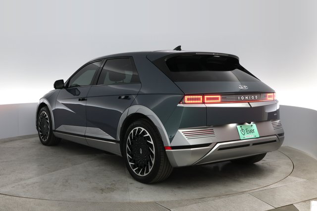2023 Hyundai IONIQ 5 — photo 10 of 24